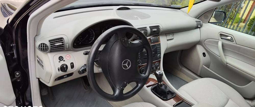 Mercedes-Benz Klasa C cena 15999 przebieg: 168000, rok produkcji 2006 z Otmuchów małe 232